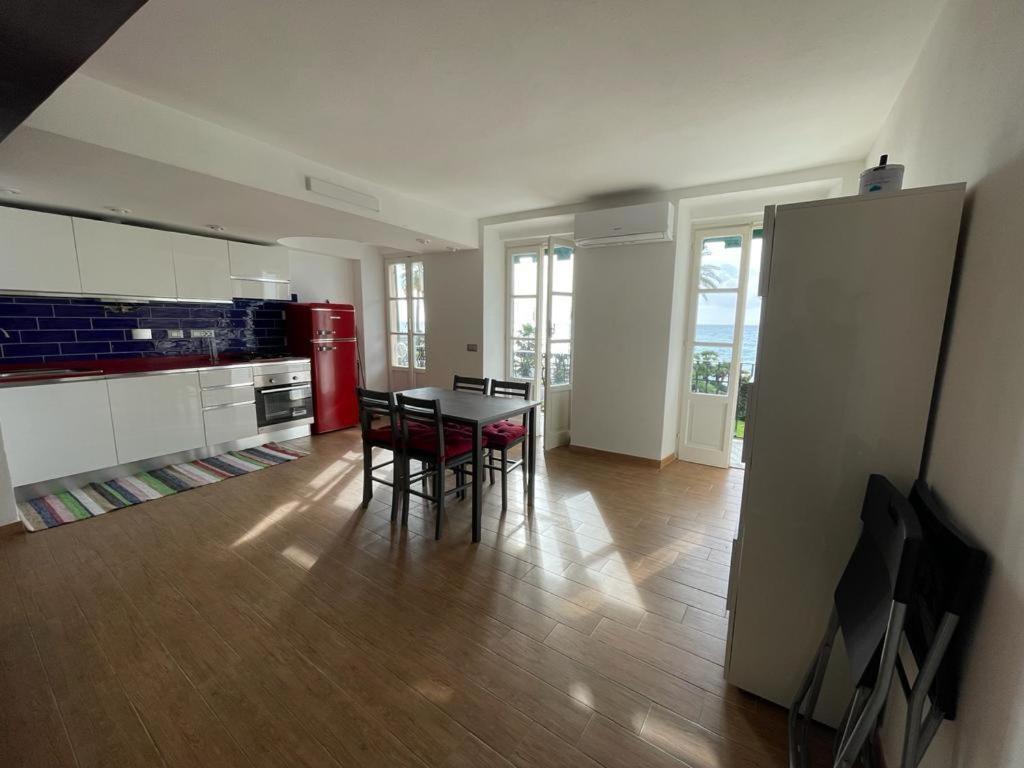 Nuovo Bilocale Frontemare Daire Varazze Dış mekan fotoğraf